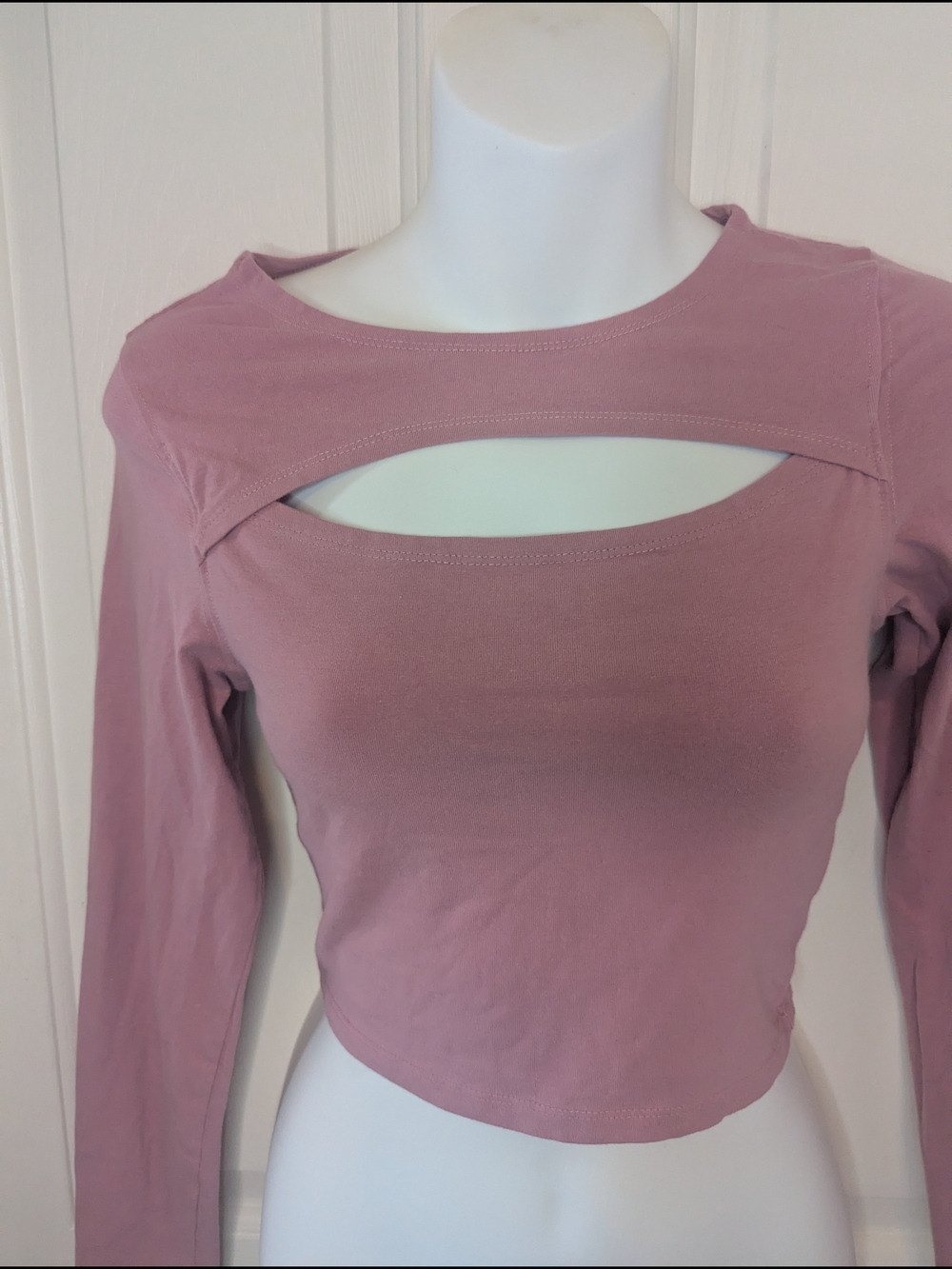 Cotton On Mauve Pink Chest Cutout Long Sleeve Cropped Top Size S - Picture 2 of 7